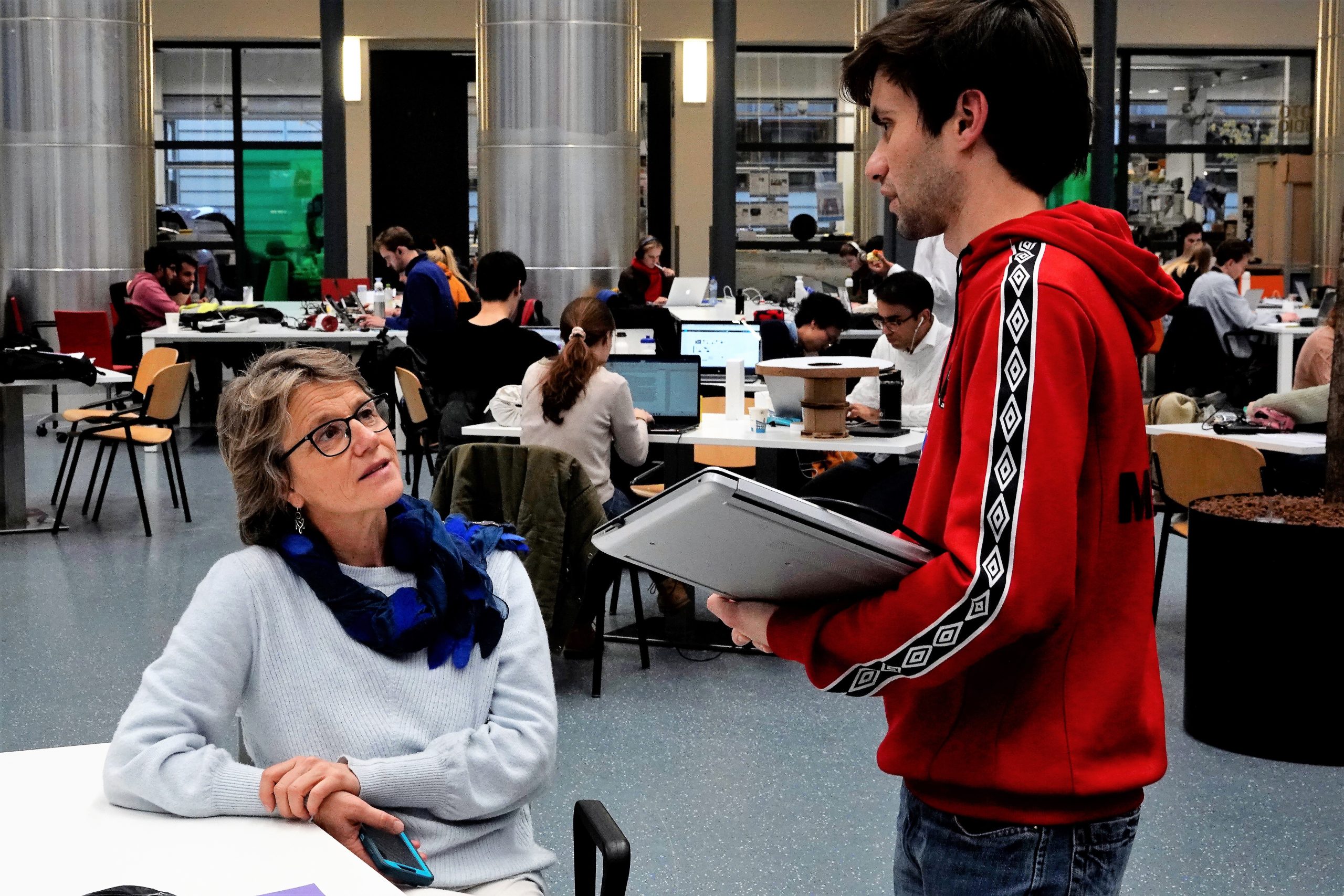 Marijke Dekker met een student